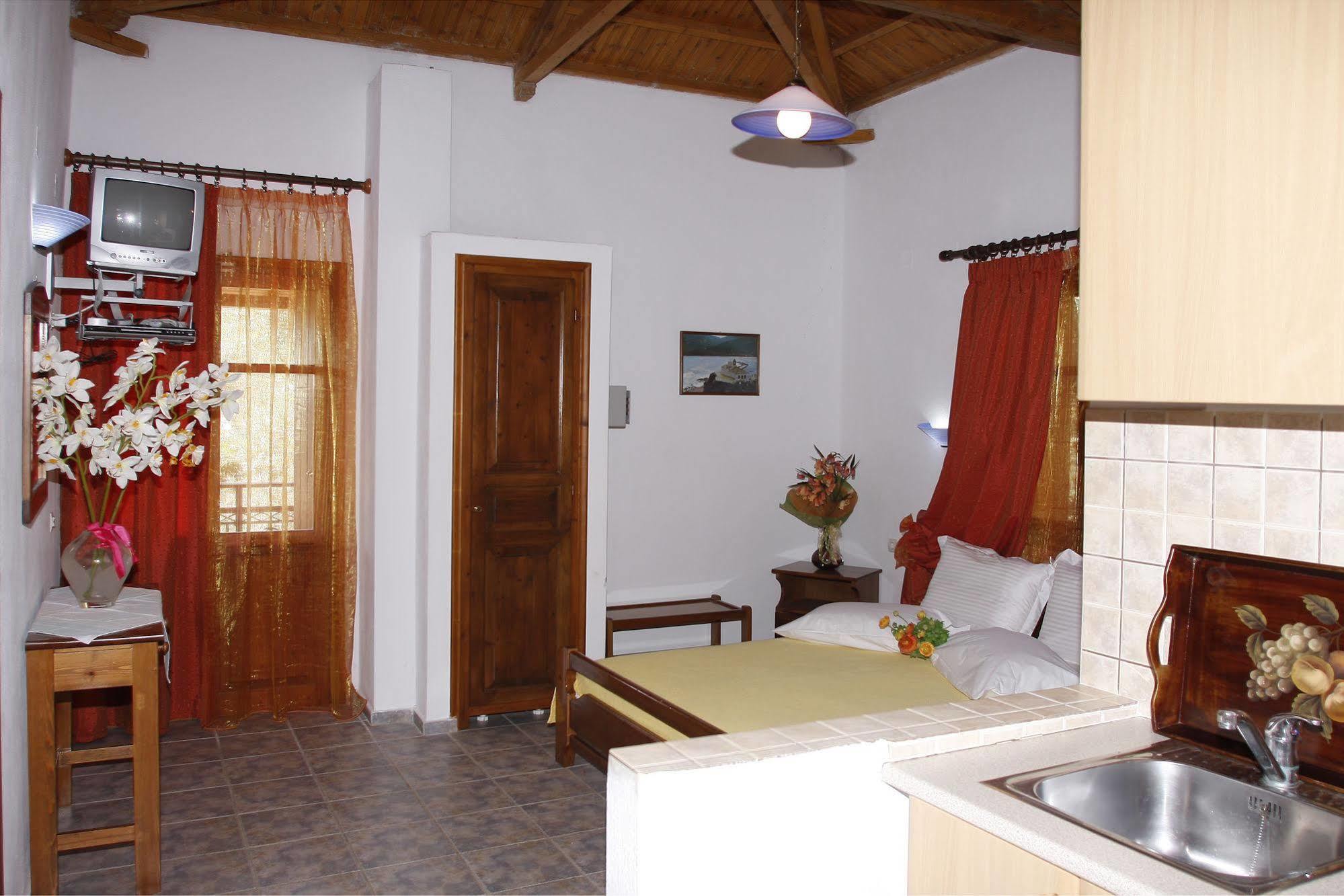 Artemis Bungalows Стафилос Экстерьер фото
